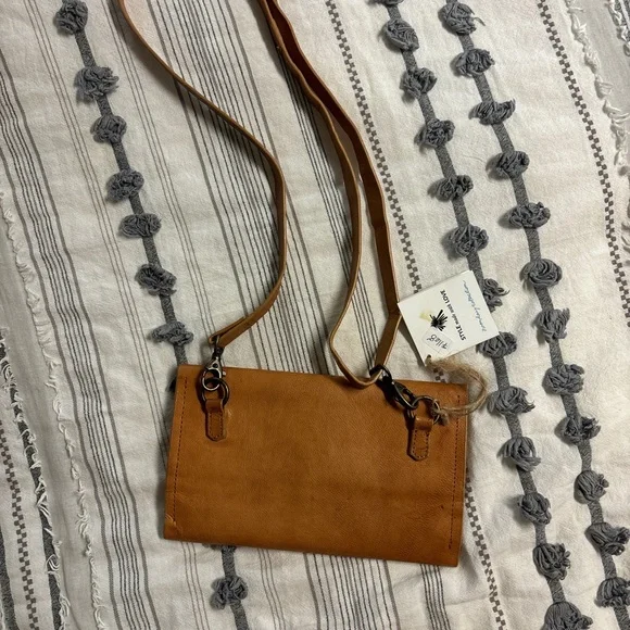 Rustic leather wallet, retired Noonday goat leather convertible wallet - Picture 4 of 5